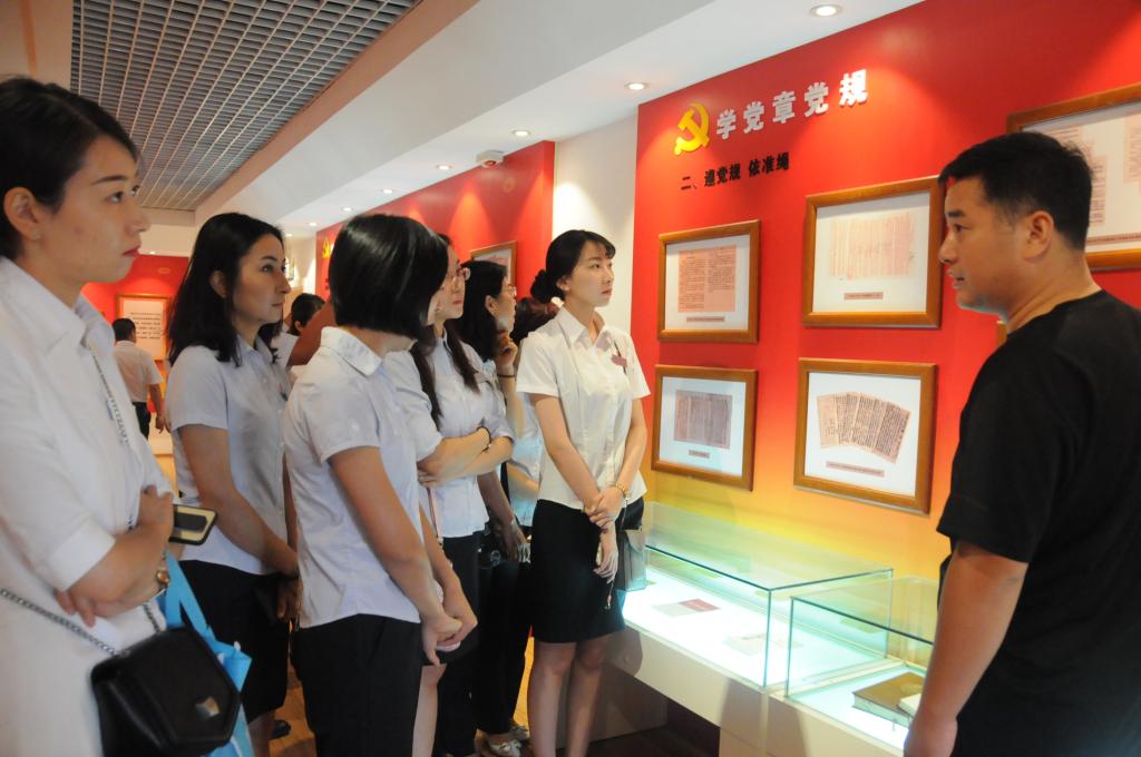 不忘初心 继续前进 --新疆科技馆加强党支部建