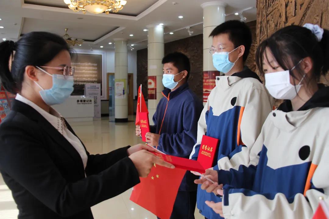 克拉玛依区科协开展第六中学团员科普讲解志愿服务活动
